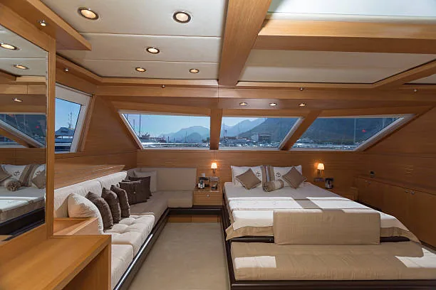 Une ambiance intérieure · Exemple d’aménagement présenté sur le site WRAPS BOAT.