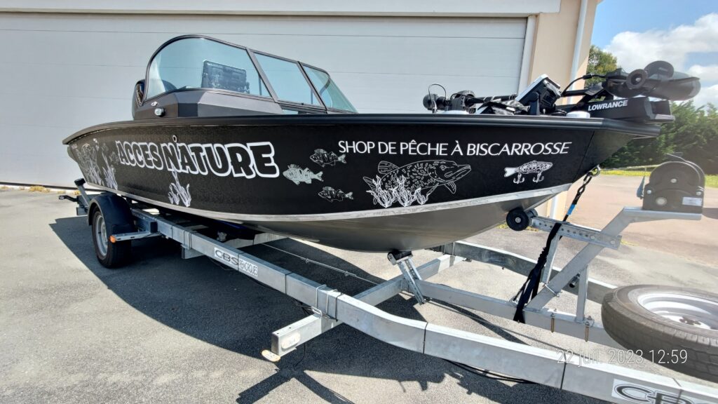 wrapping-covering-bateau-pêche-spot-structuré-décoration-landes-gironde-arcachon-biscarrosse-la-rochelle-antibes-cannes-nice-narbonne-marseille